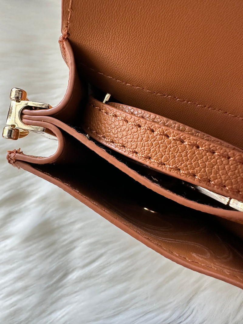 Ocean's End Handbag Megan Crossbody in Caramel Megan Crossbody in Caramel | Ocean's End at sungkyulgapa sungkyulgapa