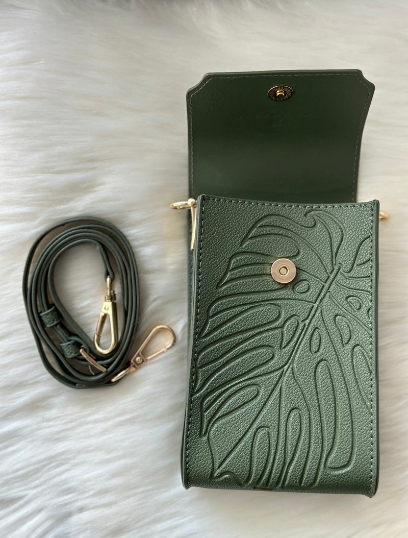 Ocean's End Handbag Megan Crossbody in Emerald Megan Crossbody in Onyx | Ocean's End at sungkyulgapa sungkyulgapa